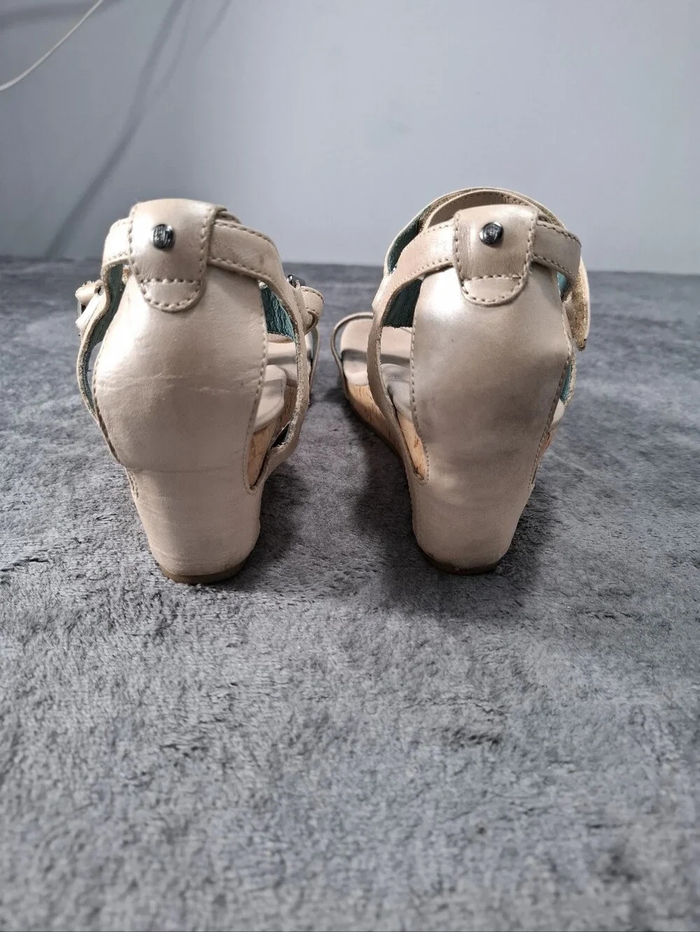 Teva Capri Wedge Women's Neutral Tan T-Strap Leather Sandals Sz 10